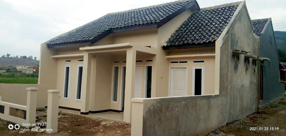 lokasi pinggir jalan provinsi dekat tol