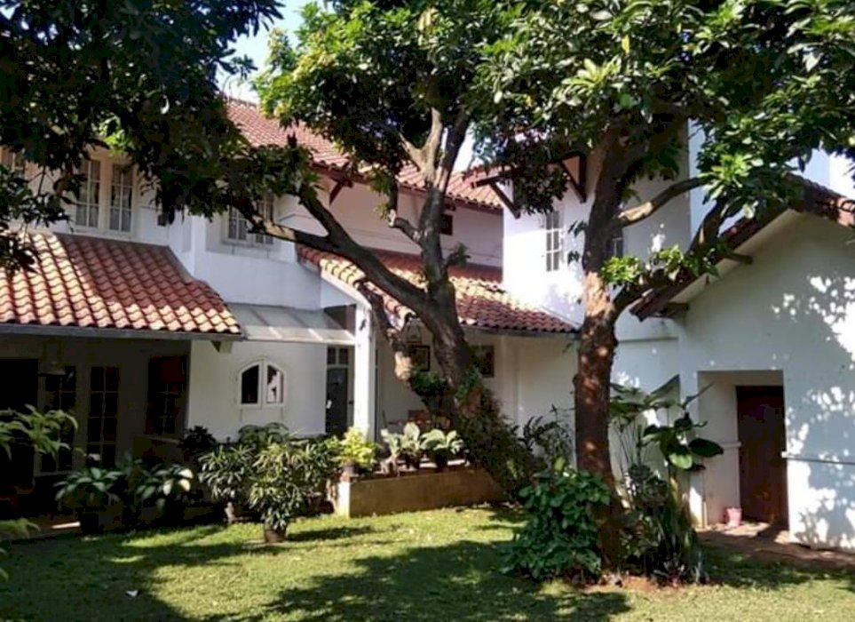Rumah bernuansa semi kolonial, Jagakarsa