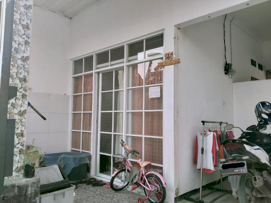  Rumah di Perum Kav Perwirasari, Bekasi Barat