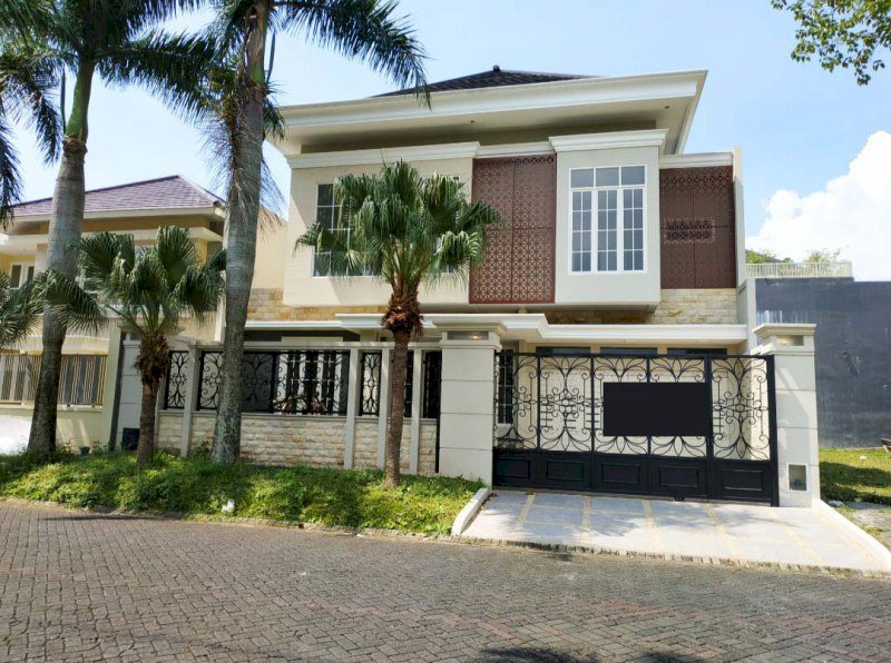 Rumah Dijual di Jalan Raya Telaga Golf, Araya, Malang