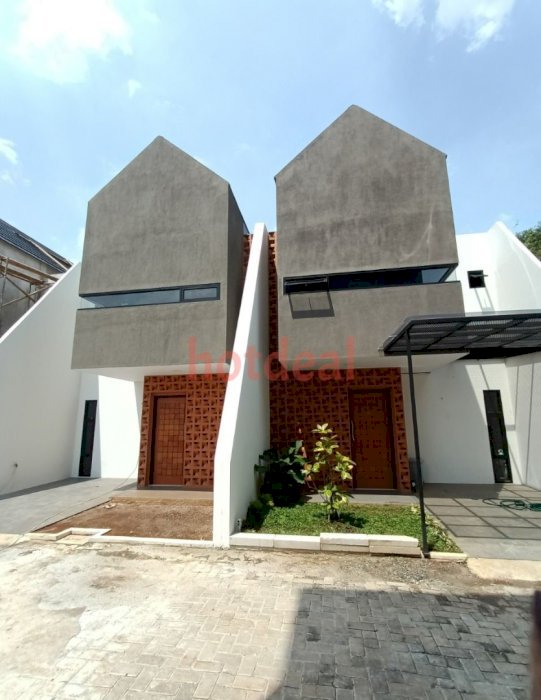 Rumah Townhouse dengan desain unik  pasti suka dijagakarsa Jakarta Selatan