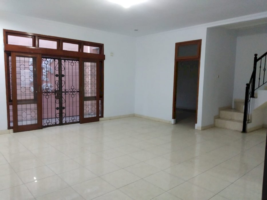 JUAL RUMAH DI CIPTOMANGUNKUSUMO (sangat strategis di pusat kota Cirebon)