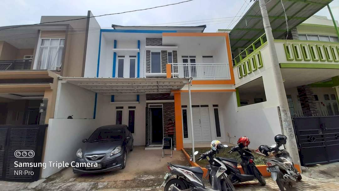 Rumah 2 lantai kedaton