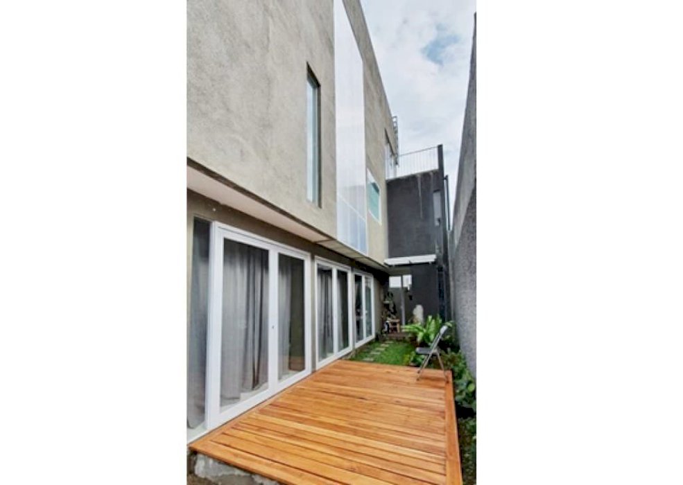 Rumah Mewah SiapHuni di Cigadung Green Land Bandung Utara Bebas Banjir