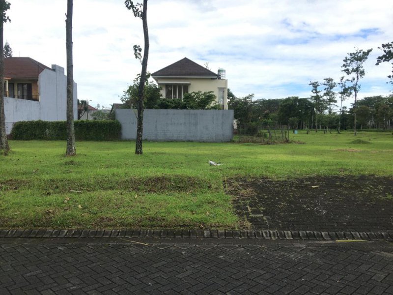 Tanah 375 m2 Dijual di Jalan Raya Graha Golf, Araya, Malang