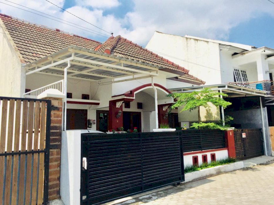 RUMAH MEWAH DEKAT KAMPUS UGM.SINDUADI MLATI SLEMAN
