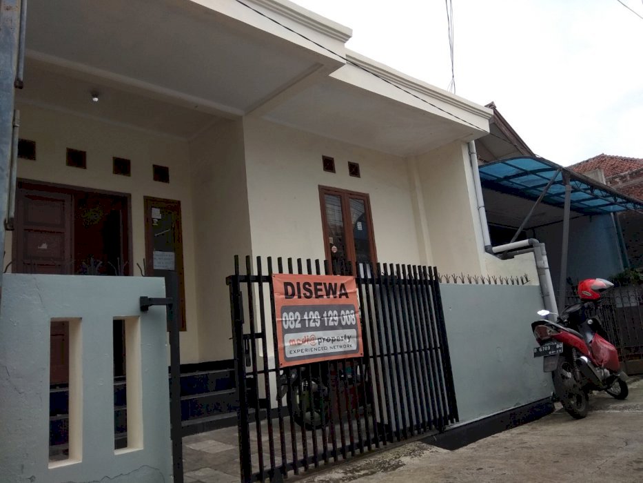 Rumah 2lt sarimanah sarijadi dekat dengan yomart masuk 1 mobil