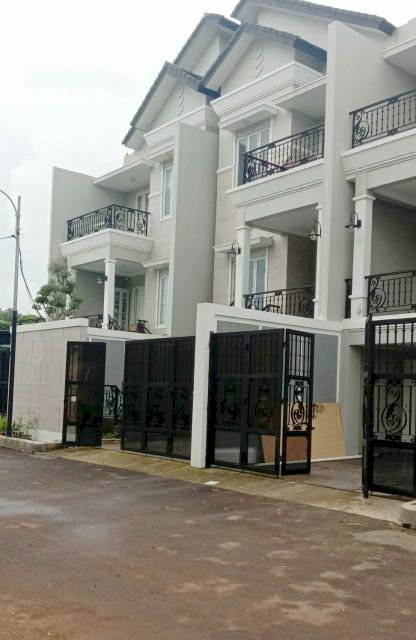Rumah BARU SIAP HUNI cantik mewah dan nyaman di mampang Jakarta selatan