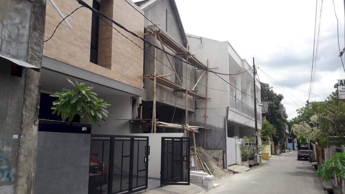 Dijual Rumah 2 Lantai siap Huni 50 Meter Jalan Raya Hankam Pondok gede