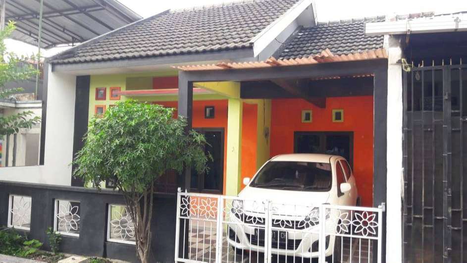 RUMAH 400 JUTA SIAP HUNI FULL FURNISH DI TASIKMADU DEKAT BERBAGAI KA