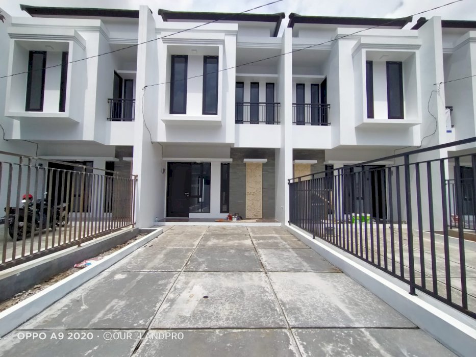 Rumah baru gaya Bali modern strategis Di Ciputat dekat pintu tol baru