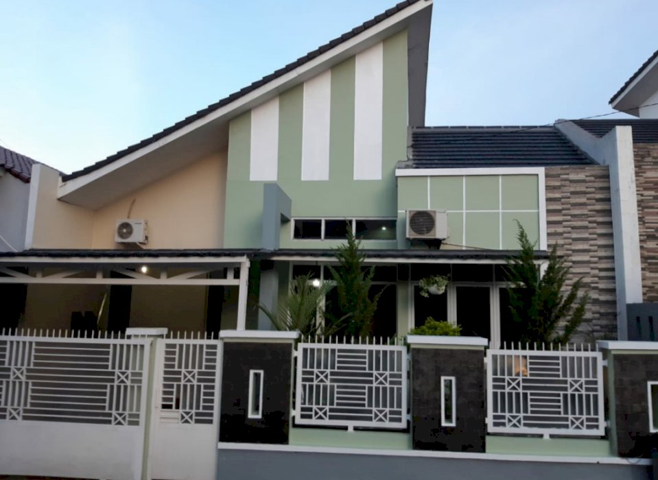 Rumah siap huni strategis dkt pintu tol pasar rebo,Jakarta Timur