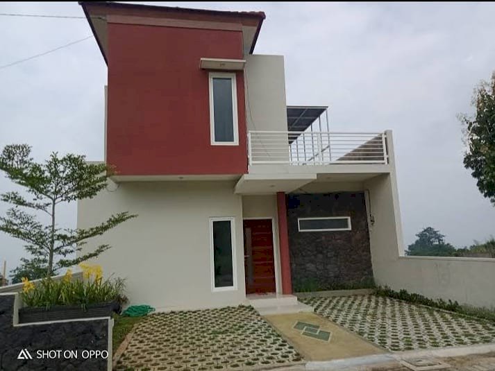 RUMAH READY STOCK 2 LANTAI LOKASI KOTA BATU