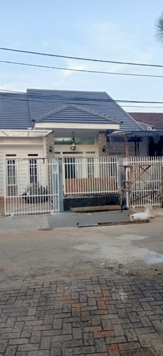 Country style home di griya loka bsd