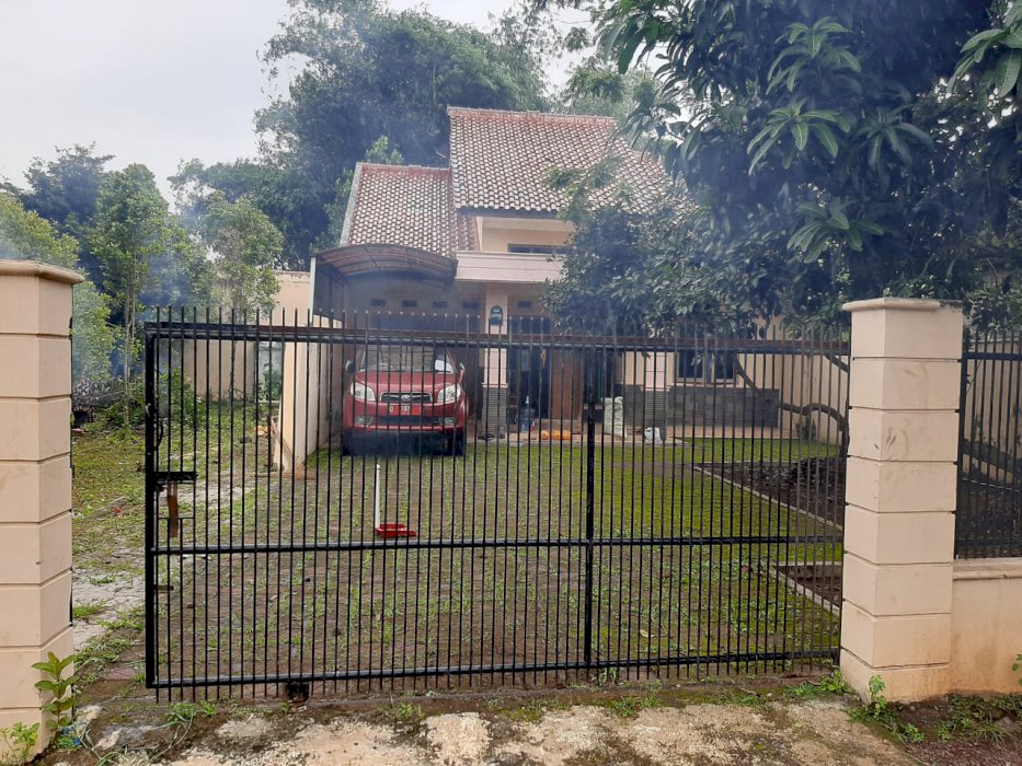 Rumah asri halaman luas ds karangwangi dekat jalan raya cianjur