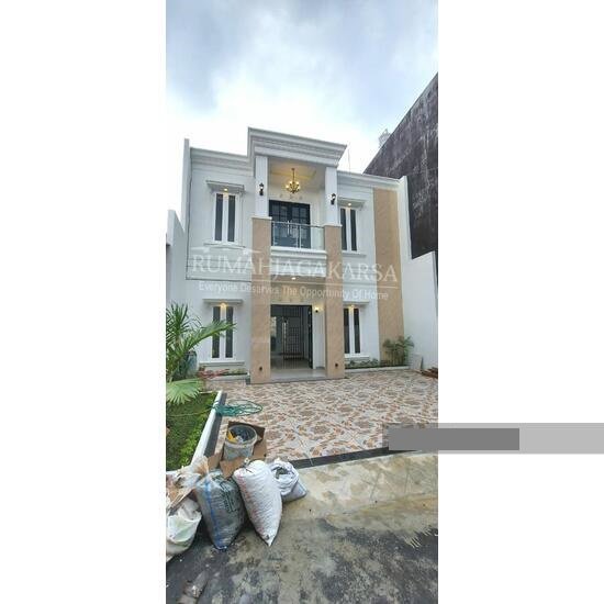Rumah Mewah Dlm Cluster Lokasi di Pinggir Jln Raya Utama di