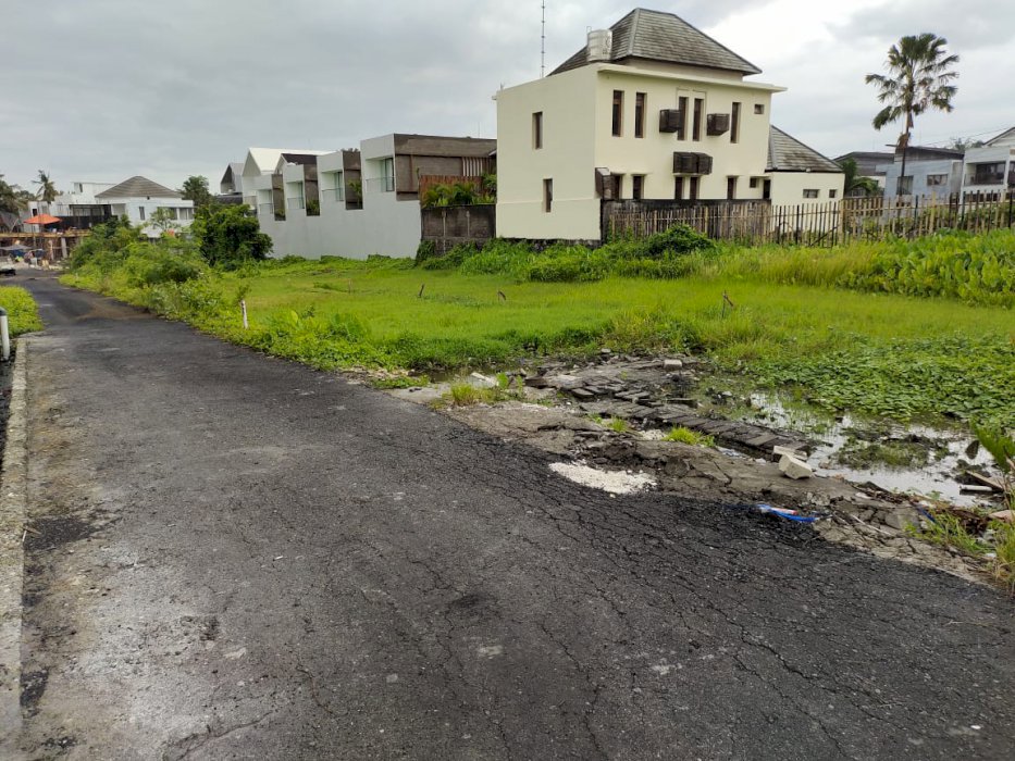 Tanah kosong dibelakang Starbuck Coffee, Canggu