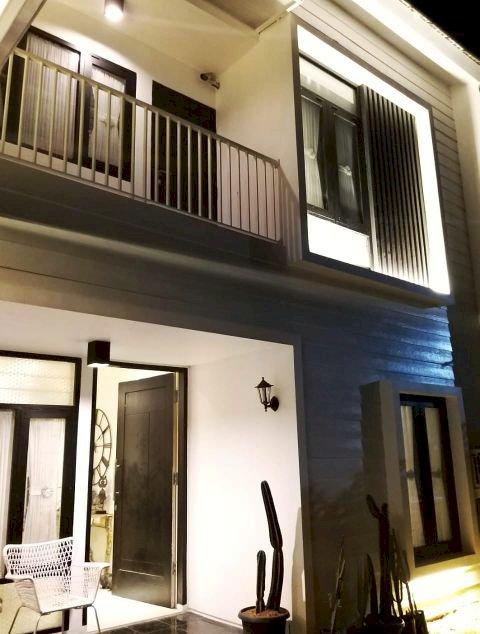 rumah cantik asri & nyaman di Jatiwaringin halim pondok gede Jakarta timur
