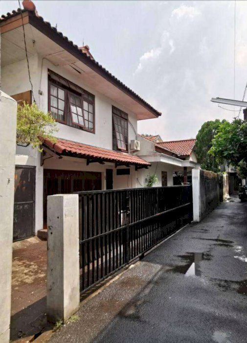 DIJUAL RUMAH JL HJ IPIN No 5A rt 10/01 kel.pondok labu jakarta selatan