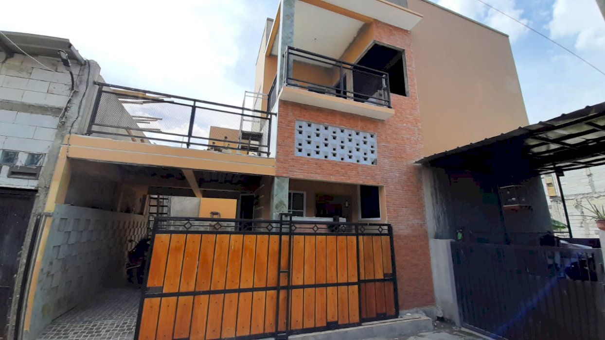 Dijual Rumah Hunian Mewah 3 Lantai