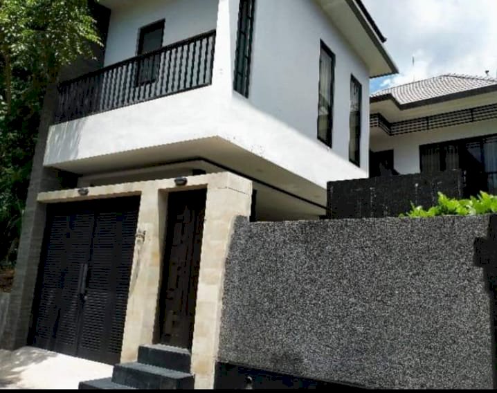 SEMI VILLA FULL FURNISHED DEKET SUNSET ROAD SEMINYAK
