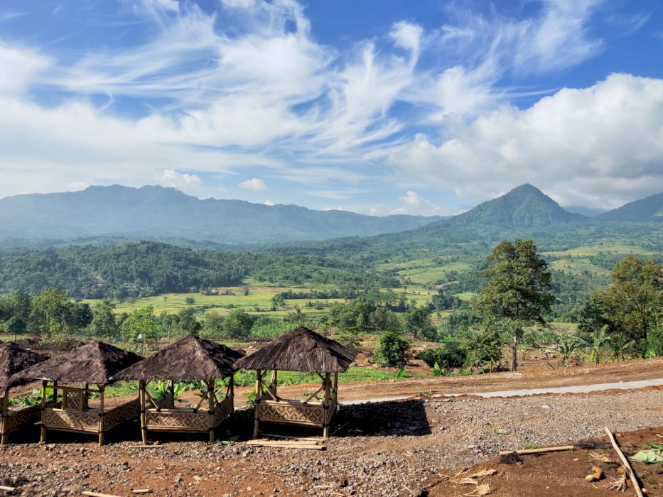 JUAL KAVLING  VIEW PEGUNUNGAN LEGALITAS AMAN ROW JALAN KAVLING DICOR