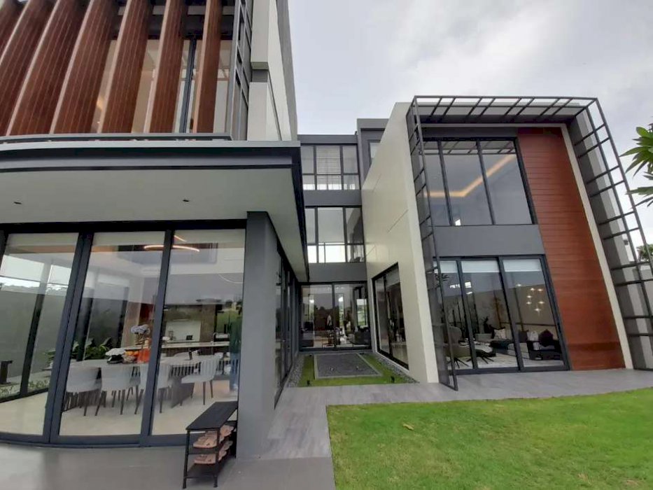 Rumah mewah sultan cluster Lyndon BSD city tangerang selatan