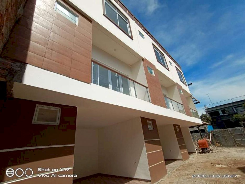 Rumah Baru 3 Lantai di Jakarta Pusat Harga 900 Jutaan