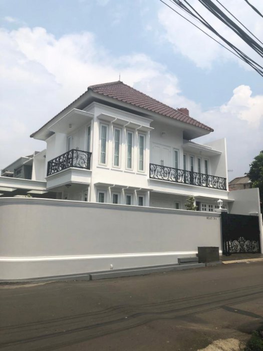 Rumah Baru Semi Furnished, Cipete, Jakarta Selatan