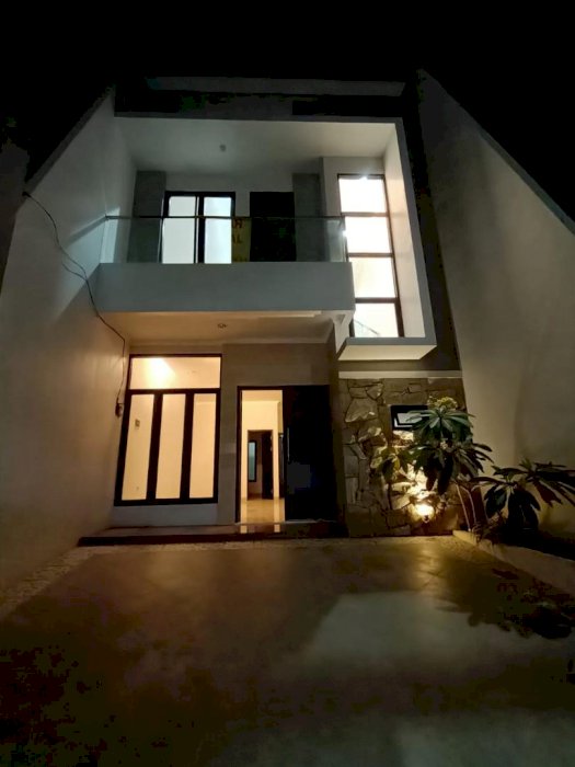 Rumah baru siap huni lokasi strategis di Duren sawit,Jakarta timur