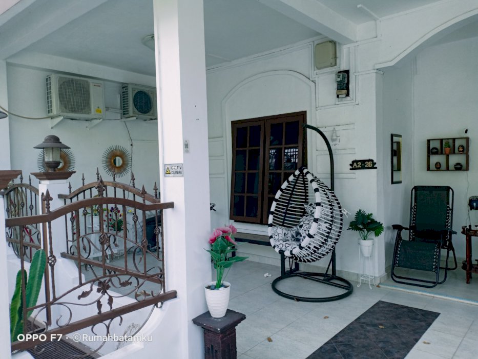 Di jual cepat Rumah 2 lantai Hook tengah full renovasi