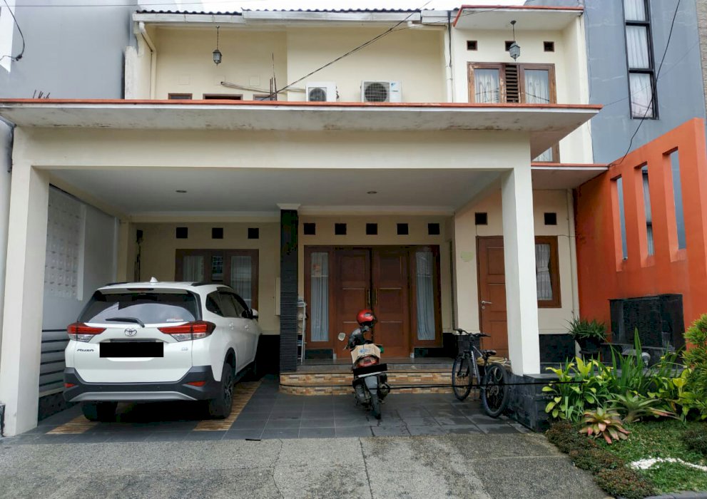 Graha raya bintaro rumah 2 lantai msh bagus