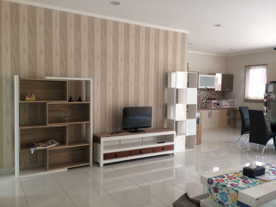 Rumah rapi dan bagus di cajuputi de park bsd city