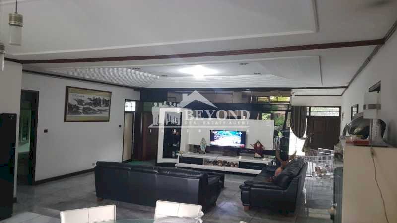 SEGERA DEAL-KAN ! RUMAH KEREN BERTAMAN ASRI DI AREA RAMAI MUARA, BANDUNG