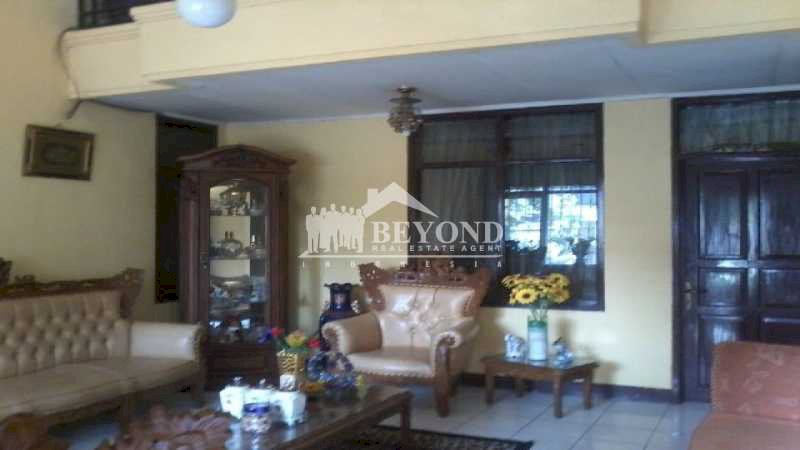 CARI RUMAH 2 LANTAI ? YUK CEK SUASANA NYAMAN DI SURYALAYA-BUAH BATU,BANDUNG