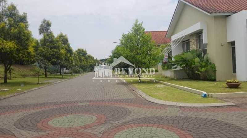 ADEM BANGET RELAX SETIAP SAAT PUNYA RUMAH ASRI DI KOTA BARU PARAHYANGAN,BANDUNG