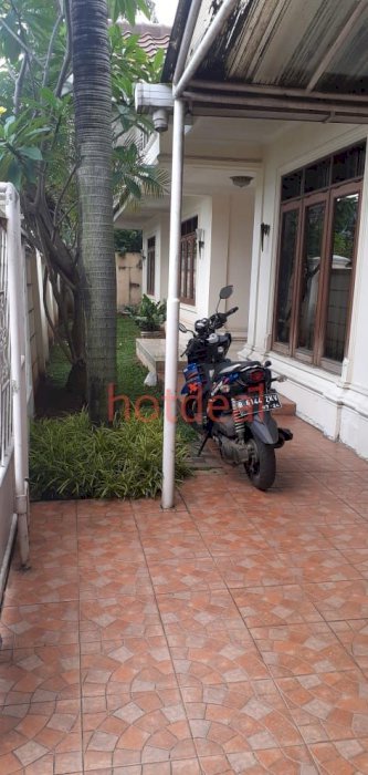 Rumah besar di Ampera, lokasi premium