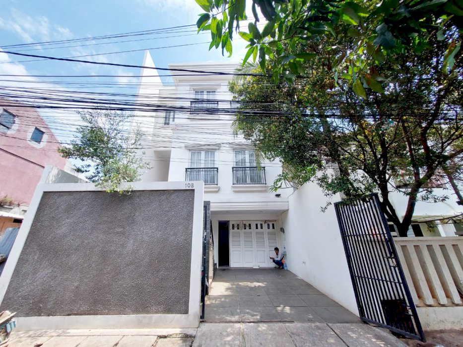 Dijual Rumah Baru di Jln Bangka - Kemang Jakarta Selatan