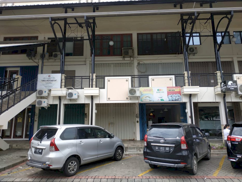 Ruko Langka Kawasan Elit Surabaya Barat Plaza Graha Family