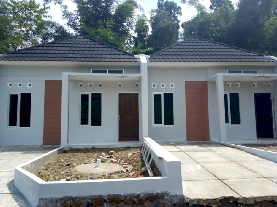 RUMAH BERANDA JAWA TERJANGKAU