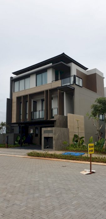 Rumah Mewah Kiyomi at Zora di CBD BSD City