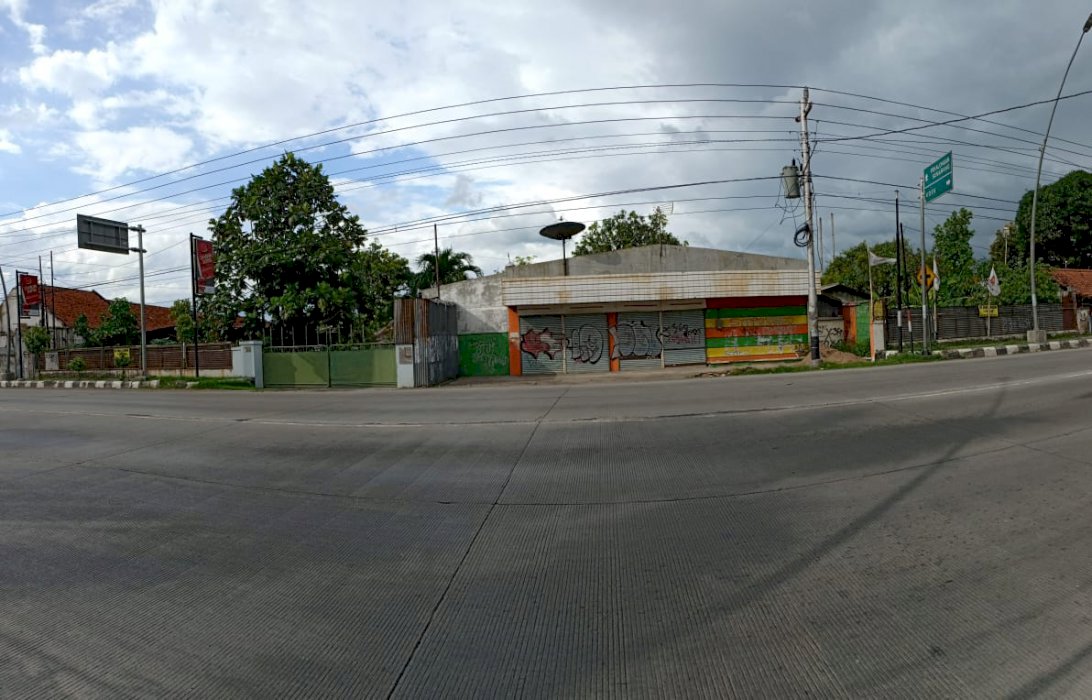 Dijual Tanah Beserta Bangunan di Jln Martoloyo Mintaragen Tegal Timur