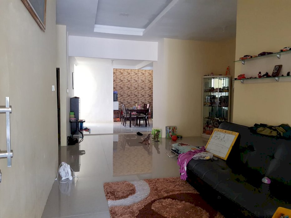 Rumah Lokasi Strategis Siap Huni Puri Safira Menganti Gresik