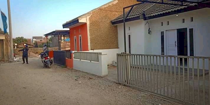 rumah dan ruko inden pinggir jalan surat SHM