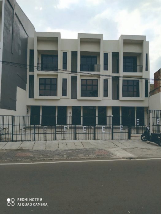Ruko 3 lantai di jl.tebet Utara dalam, Tebet, Jakarta selatan