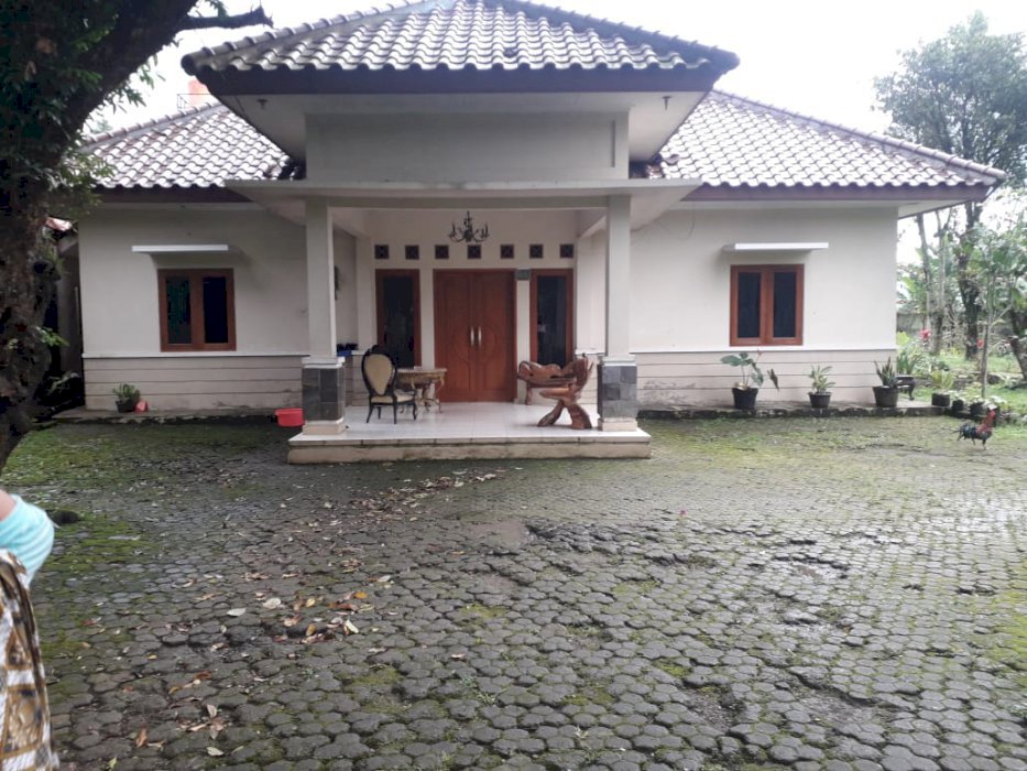 Dijual 2 Unit Villa Lokasi Strategis Dan Aman