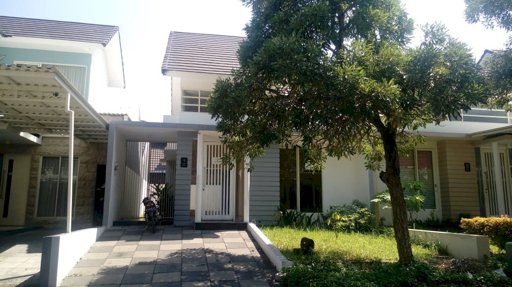 Rumah siap huni surabaya barat