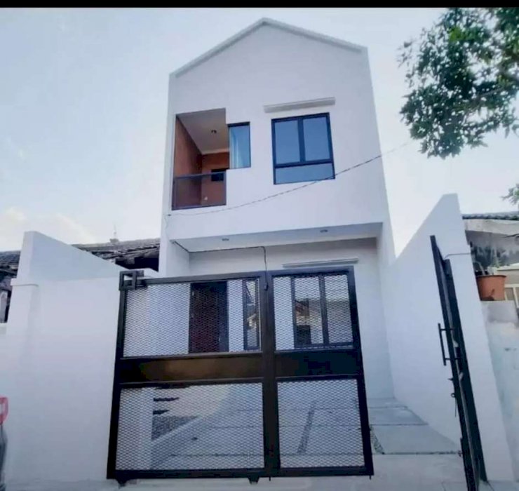 Rumah baru modern klasik di area larangan ciledug tangerang Kota