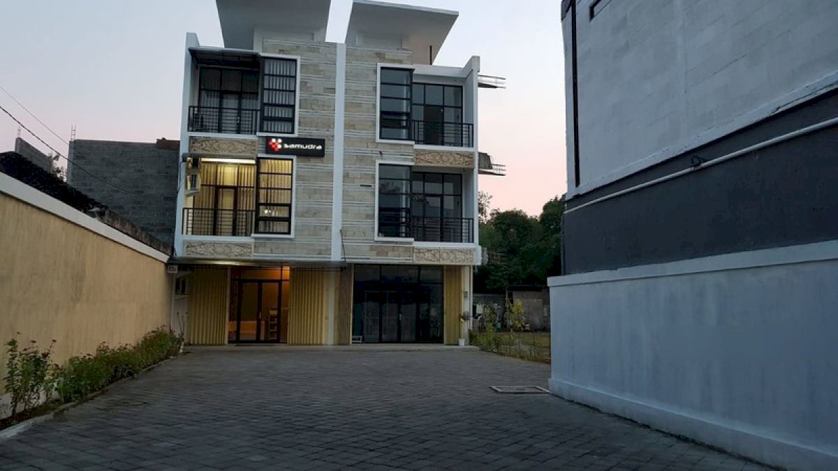 Ruko 3 Lantai Siligita Nusa Dua,
