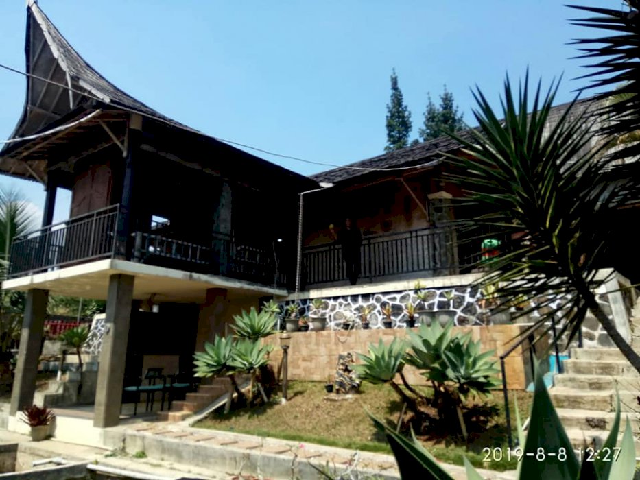 VILLA PLUS PETERNAKAN LELE DI KAKI GUNUNG PANGRANGO BOGOR